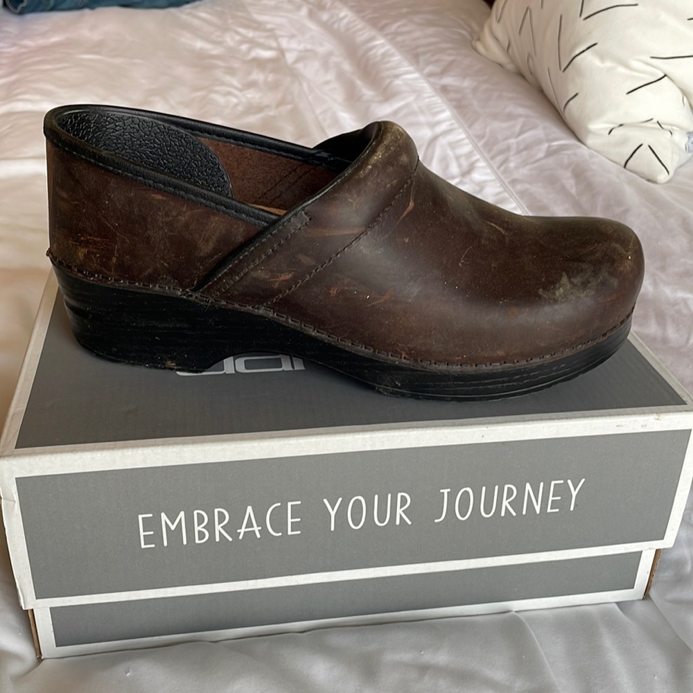 Dansko Narrow Pro Shoes